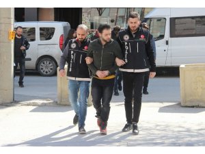 Uyuşturucu satıcıları adliyede