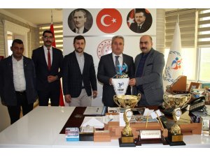 THOF’dan Taşkesenligil’e teşekkür