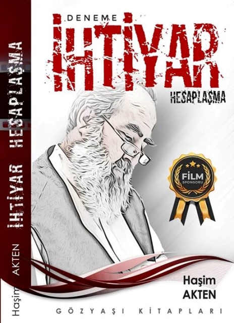 Yazar Haşim Akten kitabını imzalıyor