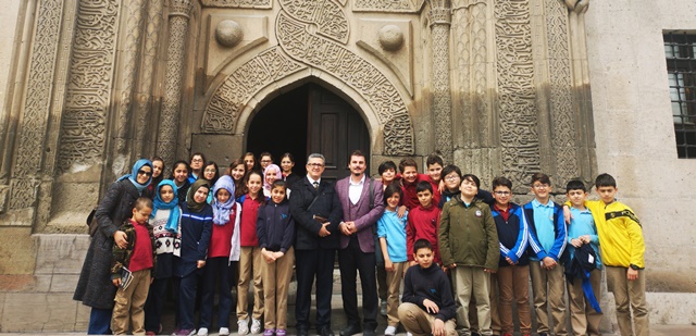 Armağan Koleji tarihi yaşayarak öğreniyor