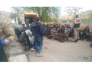 Trafik polisleri ve jandarmadan nefes kesen operasyon
