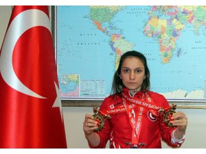 Şaziye Erdoğan: “Bayrağımızı dalgalandırmak güzel bir duyguydu”
