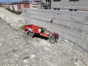 Patpat aracının altında kalarak hayatını kaybetti