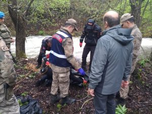 Artvin’de 2 gündür kayıp olarak aranan yaşlı adamın cesedi derede bulundu