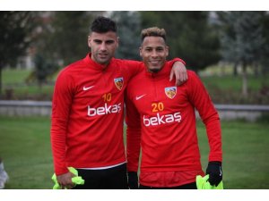 Deniz ile Chery Kayserispor’u sırtlıyor