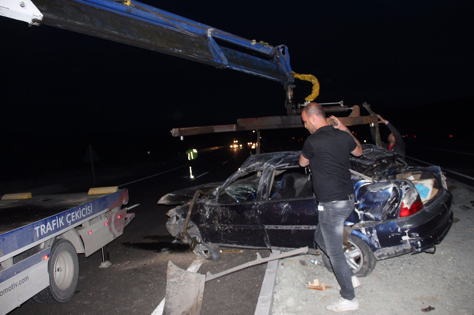 Konya'da yeni evli çifti trafik kazası ayırdı