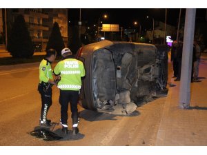 İki otomobil alt geçit çıkışında çarpıştı: 2 yaralı