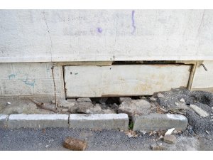 Giriş katı çöken apartmanın içinden çekilen görüntüler vahameti ortaya çıkardı