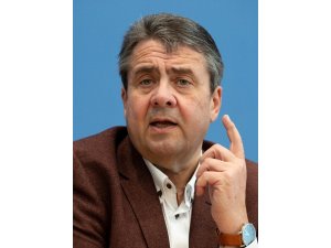 Eski Alman Dışişleri Bakanı Gabriel: "Avrupa Rusya’ya karşı kendi güvenliğini kendisi sağlamalı"