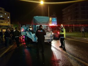 Zincirleme kazada can pazarı: 4 yaralı