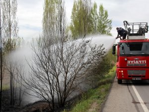 Erzincan’da örtü yangını