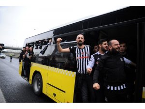 Beşiktaş taraftarı Türk Telekom Stadyumu’na geldi
