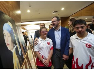 Bakan Kasapoğlu ’Şampiyonlar’ filminin galasına katıldı