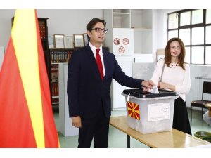 Kuzey Makedonya halkı yeni Cumhurbaşkanı olarak Stevo Pendarovski’yi seçti