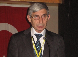 İstiklal Marşı'nı yarıda kesti