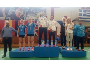 Badmintonda 2 bronz, 1 altın madalya