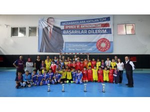 Futsalda Anadolu Ortaokulu şampiyon oldu