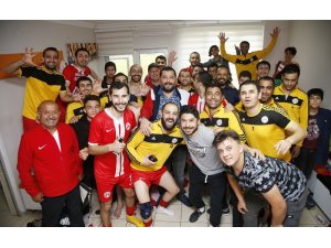 Döşemealtı Futbol Takımı namağlup şampiyon oldu