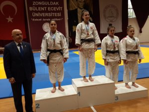 Cumhuriyet Üniversitesinden judoda derece