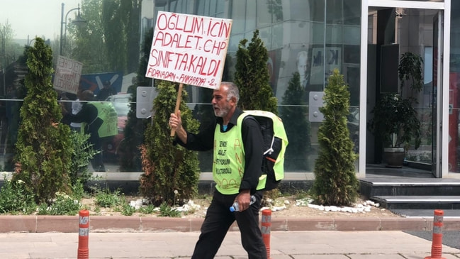 "Çok para istediğimi söyledi" Acılı babadan CHP önünde 'adalet' protestosu!