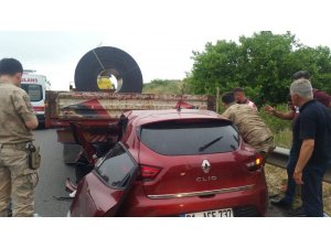 Tırın altına giren otomobilin sürücüsü yaralandı