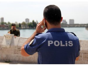 Köprüden nehre atlamak isteyen çocuğa, ’atla’ diye bağırdılar