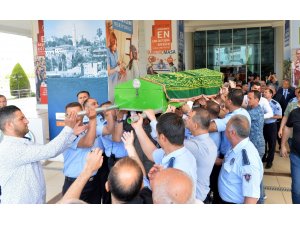 Zabıta memurunu son yolculuğuna mesai arkadaşları uğurladı