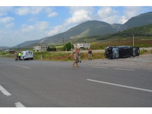 İslahiye’de 2 otomobil çarpıştı:2 yaralı