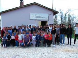 NEÜ’den köy okullarına geleneksel yardım etkinliği