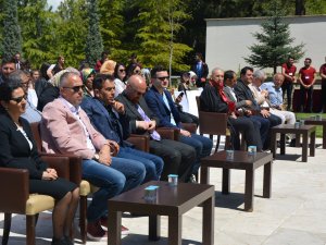 Beyşehir Ali Akkanat Turizm Fakültesi'nde mezuniyet programı