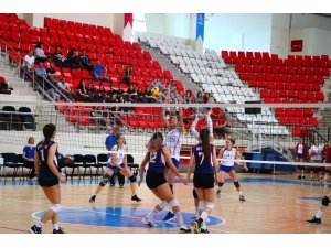 Yıldızlar Voleybol Türkiye şampiyonası Erzincan’da başladı