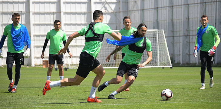 Konyaspor'da Trabzonspor mesaisi başladı