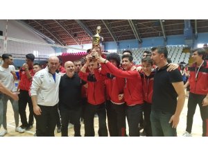 Belediyesporlu voleybolcular kupalara ambargo koydu