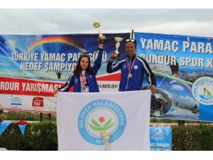 Nilüferli yamaç paraşütçüleri hedefe atladı