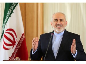 Zarif'ten Trump'a "İskender ve Cengiz Han" benzetmesi