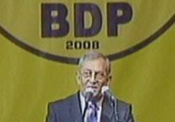 PKK BAYRAĞI altında başkan seçiyorlar