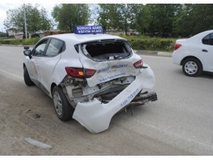 İnegöl çevre yolunda kaza: 2 yaralı
