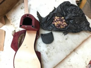 Topuklu ayakkabıdan uyuşturucu hap çıktı