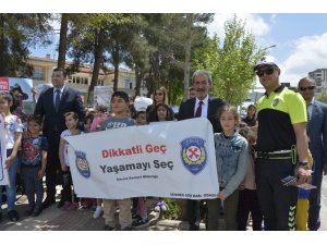 Siverek’te Trafik Haftası’nda ‘öncelik yayanın’ etkinliği