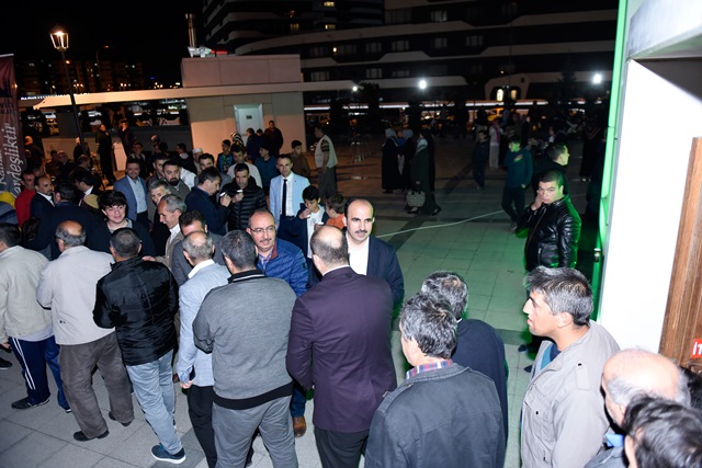 Altay ve Kavuş, teravih buluşmalarında vatandaşı dinledi