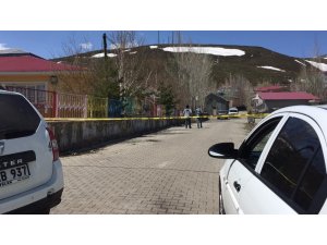 Bingöl’de cinnet: eşi ve 3 çocuğunu vurdu