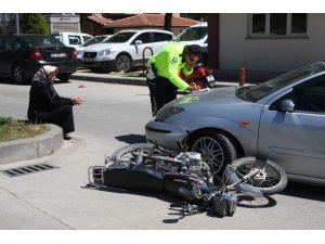 Hastane girişinde trafik kazası: 1 yaralı
