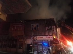 Sobadan sıçrayan alevler evi yaktı