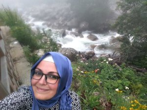 Balkondan düşen genç kadın hayatını kaybetti
