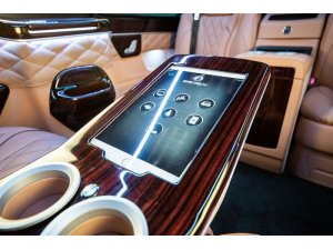 Türkiye’den Katar kraliyet ailesine 8 adet mood özellikli ultra lüks otomobil