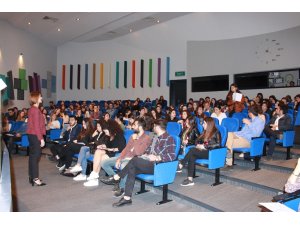 HUGO BOSS İzmir, Future Summit’te 200 öğrenci ile buluştu