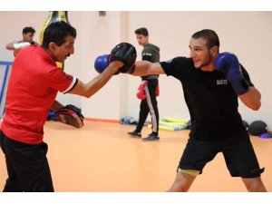 Milli boksör ay yıldızlı forma altında ter dökecek