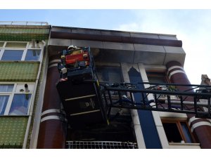 Beyoğlu’nda korkutan yangın