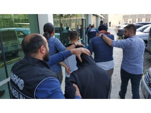 Uyuşturucudan gözaltına alınan 4 kişiye adli kontrol