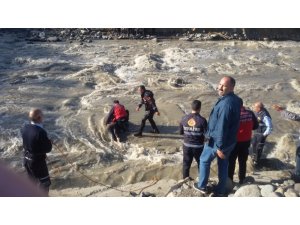 Dereye düşen 2 lise öğrencisi hayatını kaybetti